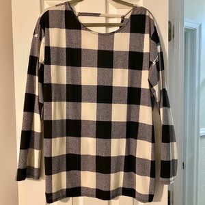 BNWT boutique plaid top made by nothing on you.